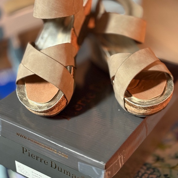 Pierre Dumas Women's Brown Wedge Sandals - Picture 1 of 2